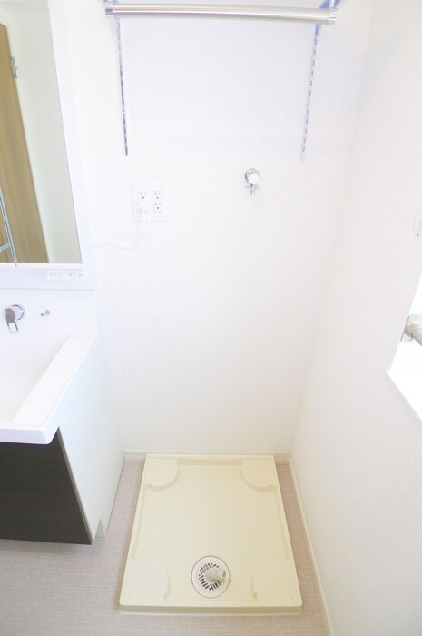 物件内観写真14　(洗濯機置場)