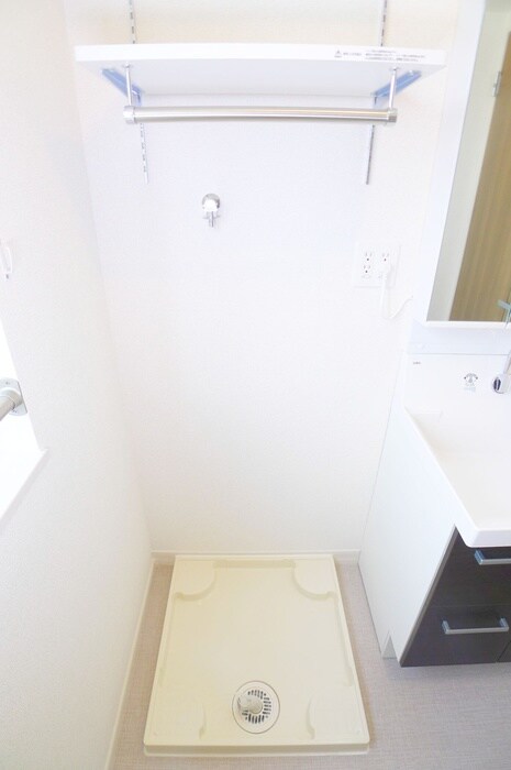 物件内観写真14　(洗濯機置場)