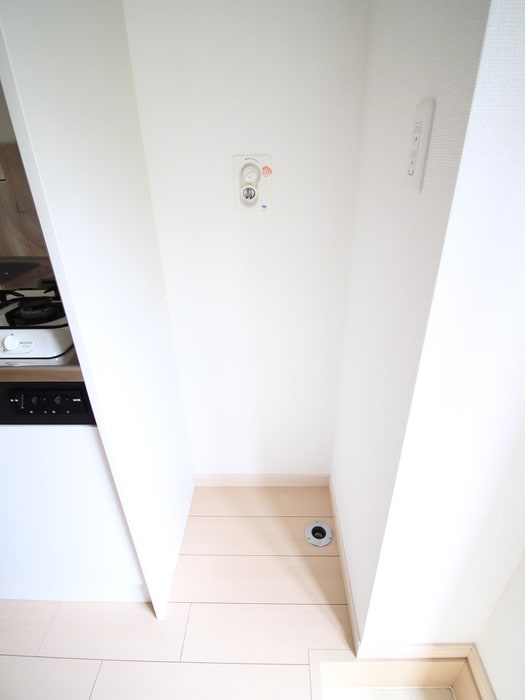 物件内観写真14　(洗濯機置場)