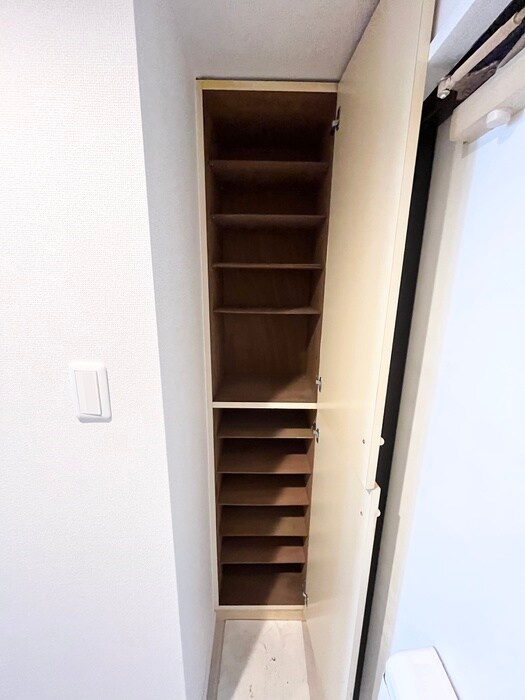 物件内観写真15　(靴箱)