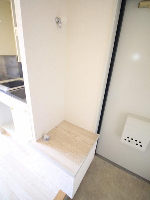 物件内観写真16　(洗濯機置場)