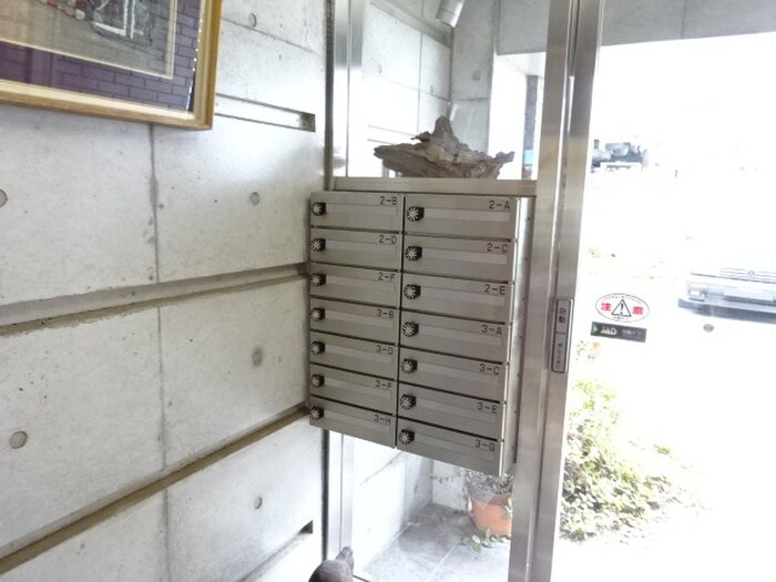 物件外観写真5　(エントランス部分)