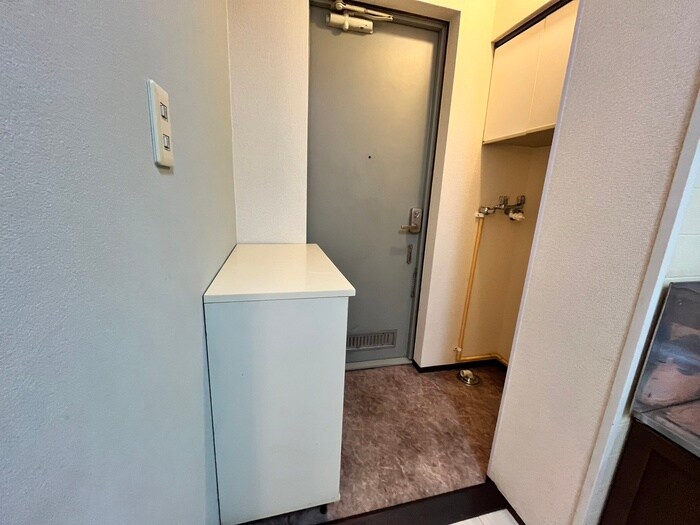 物件内観写真16　(玄関)
