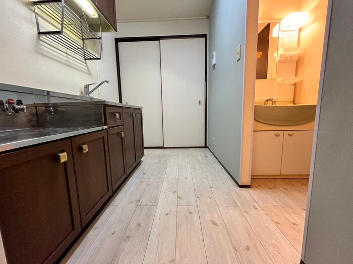 物件内観写真18　(廊下)