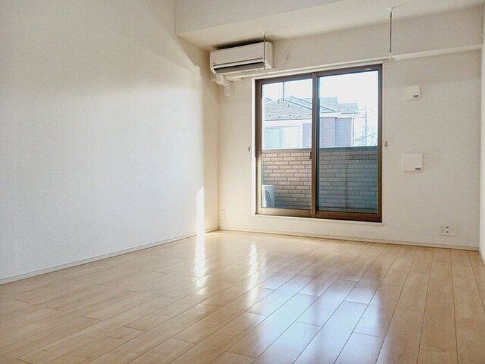 物件内観写真3　(居室)