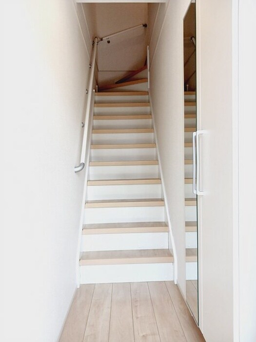 物件内観写真9　(玄関)