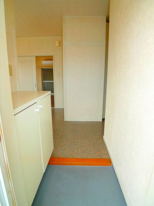 物件内観写真7　(玄関)