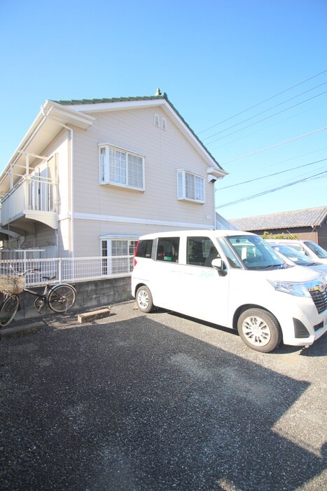 物件外観写真3　(駐車場)