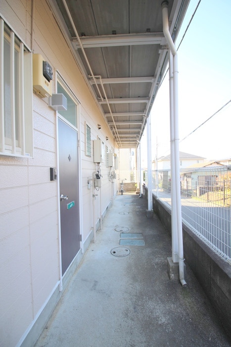 物件外観写真4　(エントランス部分)