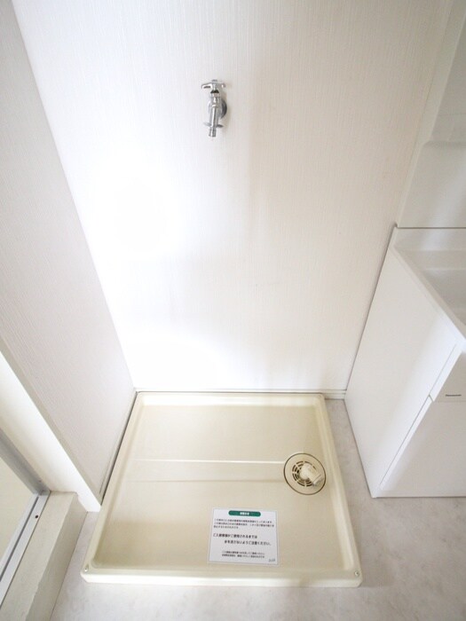 物件内観写真18　(洗濯機置場)