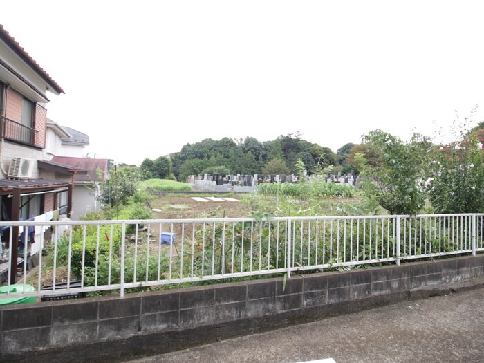 物件内観写真16　(室内からの展望)