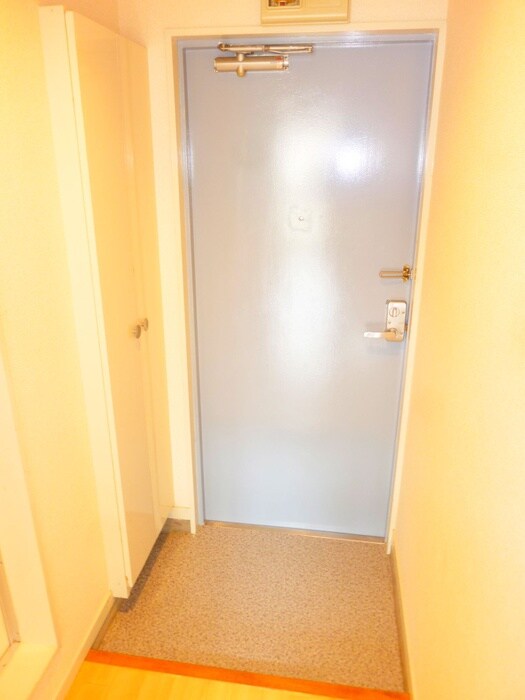 物件内観写真15　(玄関)