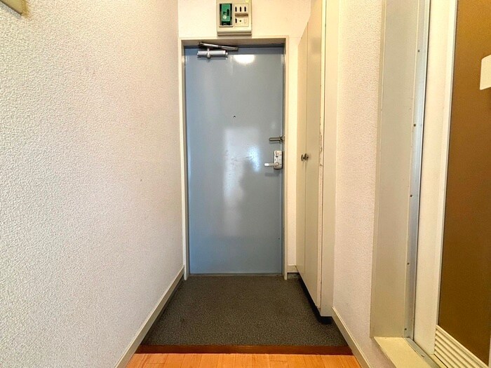 物件内観写真17　(玄関)