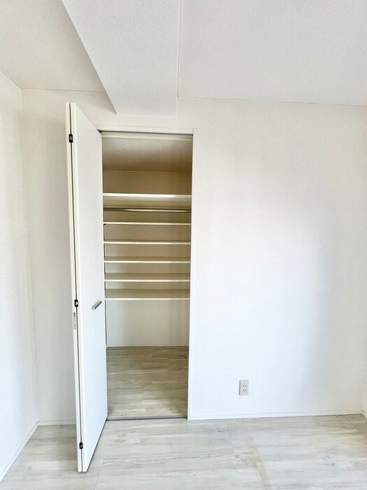 物件内観写真10　(収納)