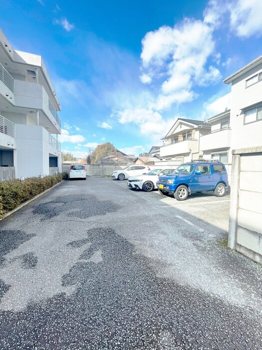物件外観写真5　(駐車場)