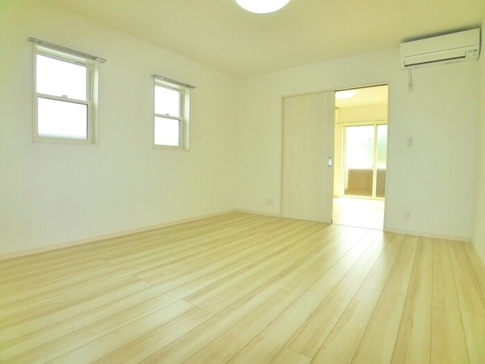 物件内観写真12　(居室)