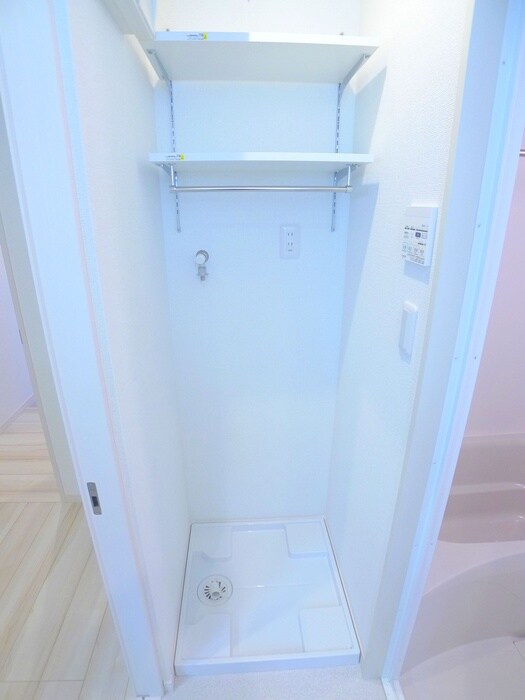 物件内観写真18　(洗濯機置場)