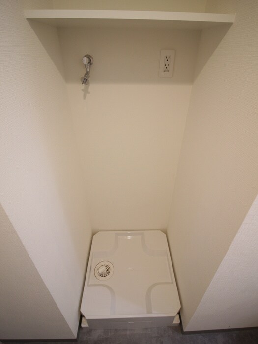 物件内観写真15　(洗濯機置場)