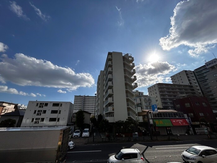 物件内観写真16　(室内からの展望)