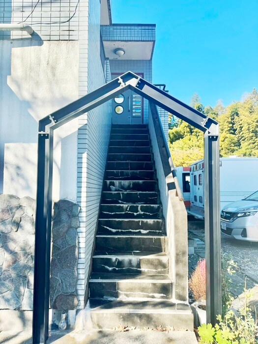 物件外観写真4　(エントランス部分)