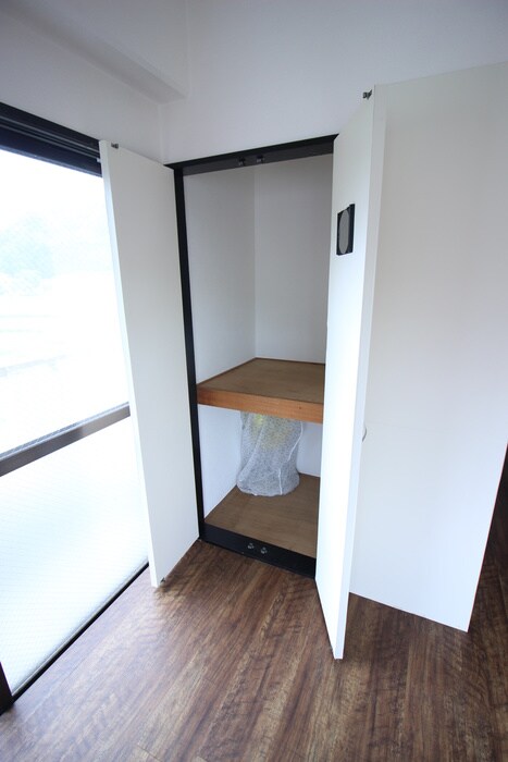 物件内観写真13　(収納)