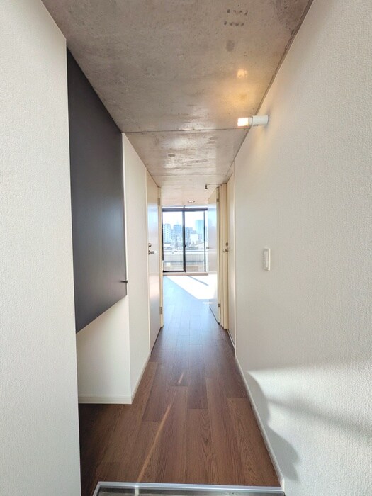 物件内観写真7　(玄関)