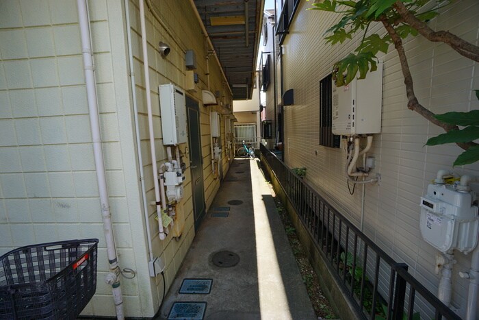 物件外観写真5　(エントランス部分)