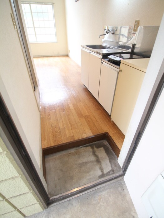物件内観写真18　(玄関)