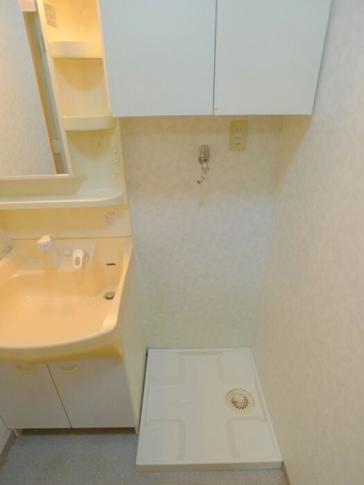 物件内観写真14　(洗濯機置場)