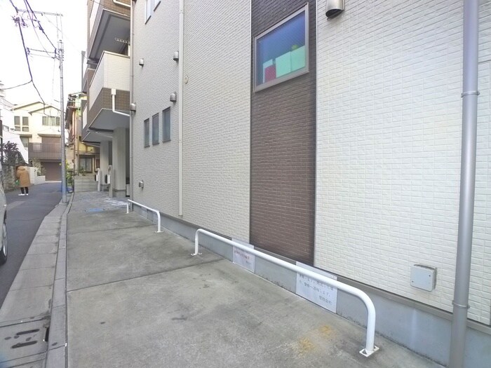 物件外観写真5　(駐輪場)