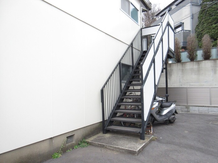 物件外観写真3　(エントランス部分)