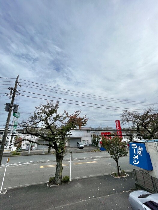 物件内観写真12　(室内からの展望)