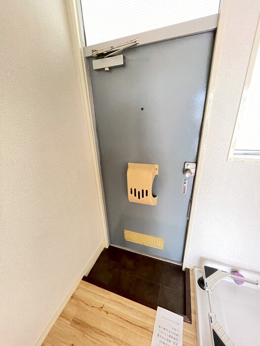 物件内観写真15　(玄関)