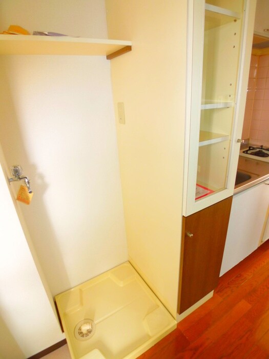 物件内観写真14　(洗濯機置場)