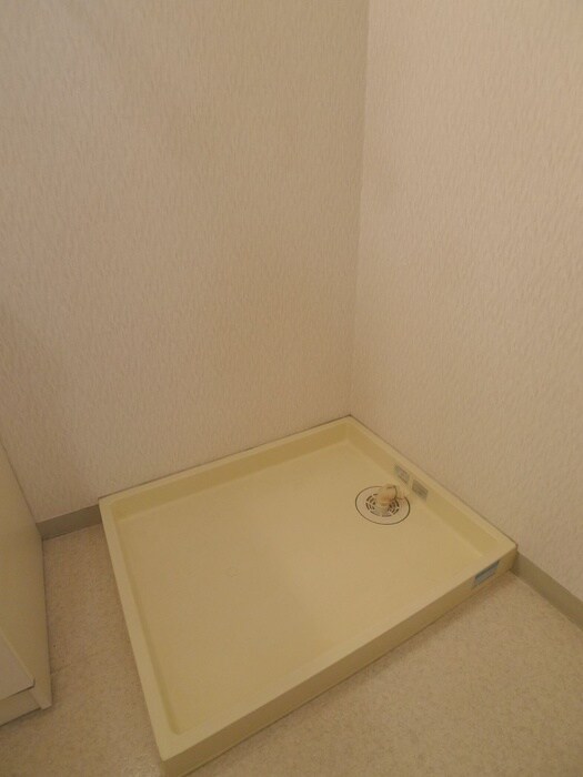 物件内観写真12　(洗濯機置場)