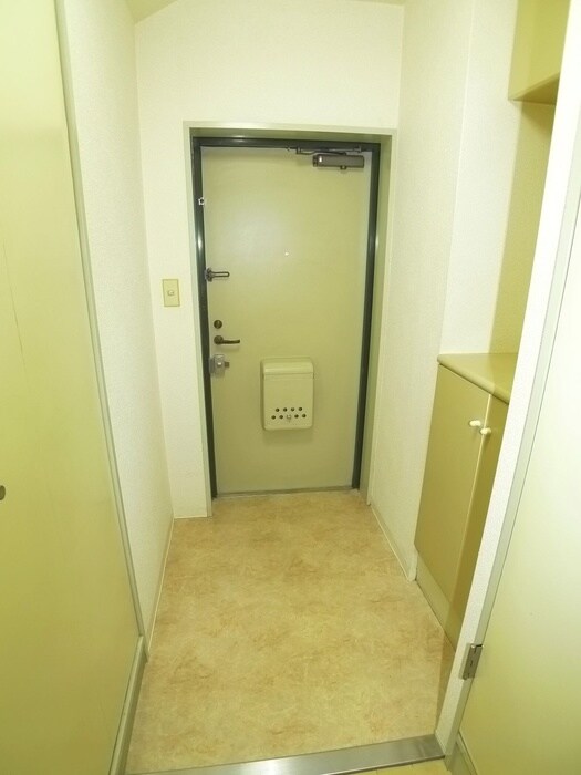 物件内観写真18　(玄関)