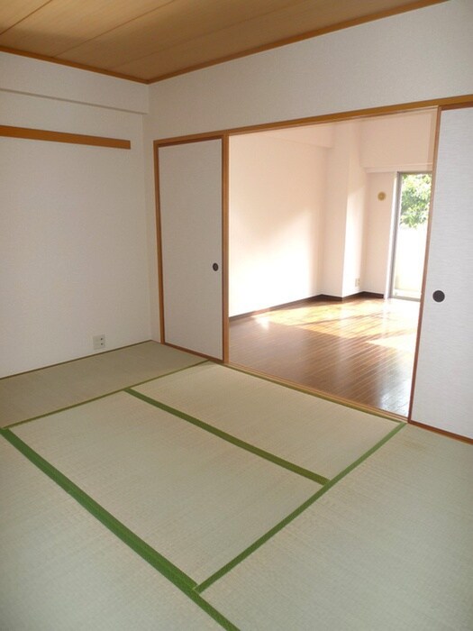 物件内観写真15　(室内からの展望)