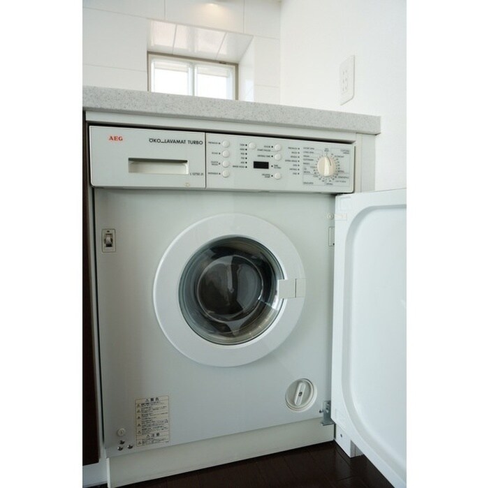 物件内観写真16　(洗濯機置場)