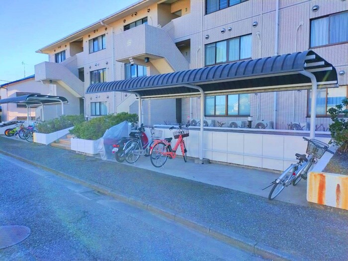 物件外観写真3　(駐車場)