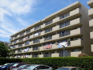 湘南高浜台ハイツ2号棟外観写真