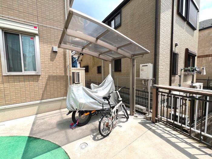 物件外観写真3　(駐輪場)