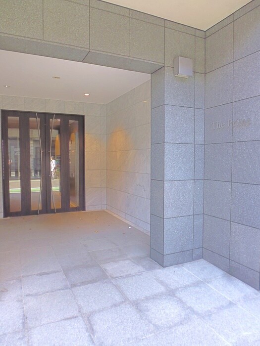 物件外観写真5　(エントランス部分)