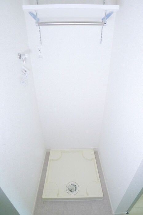 物件内観写真13　(洗濯機置場)