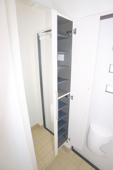 物件内観写真15　(靴箱)