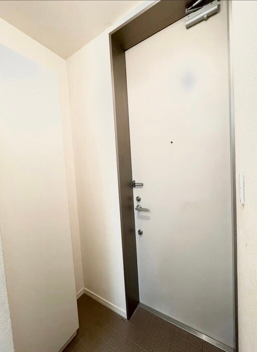 物件内観写真16　(玄関)