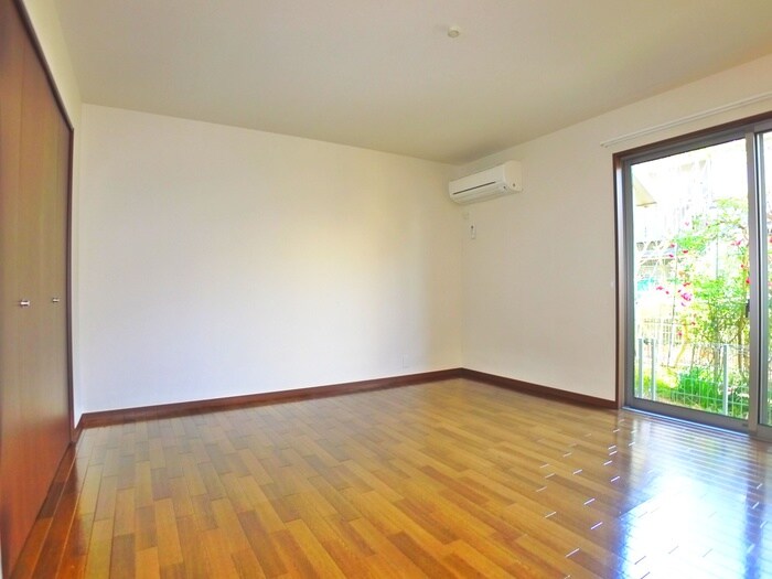 物件内観写真10　(居室)