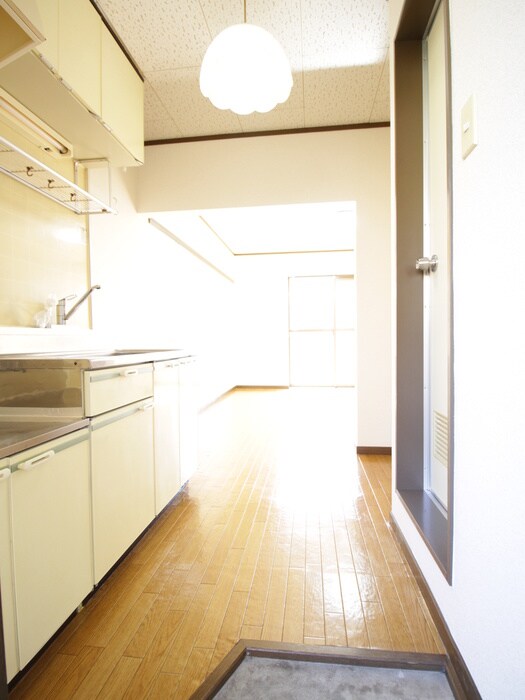 物件内観写真10　(玄関)