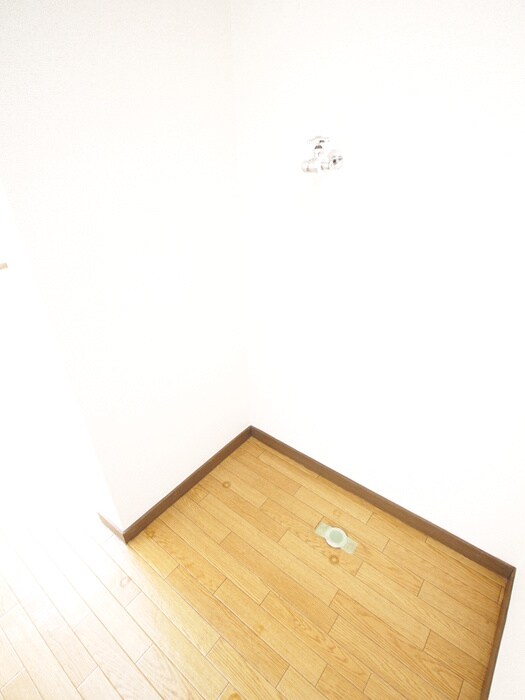 物件内観写真13　(洗濯機置場)