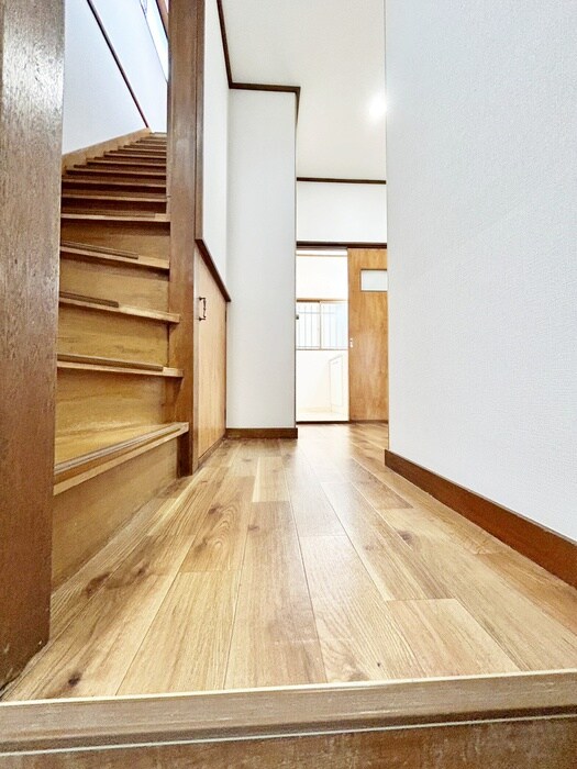 物件内観写真14　(廊下)