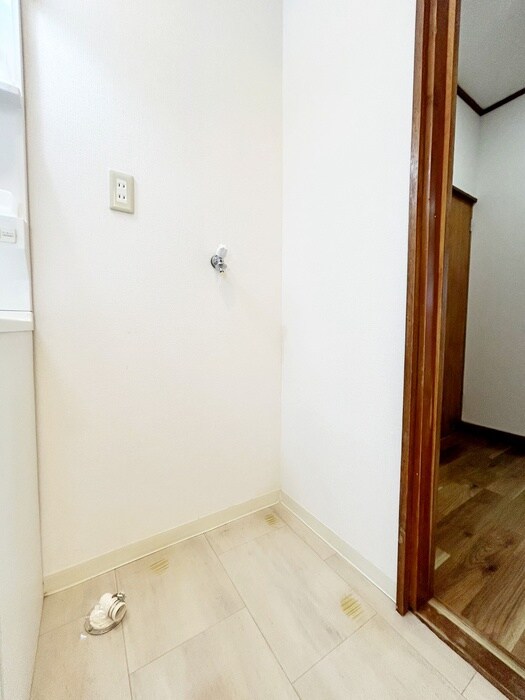 物件内観写真18　(洗濯機置場)